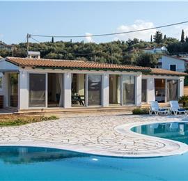 3 bedroom seaside villa with pool & jacuzzi, near Acharavi, sleeps 6